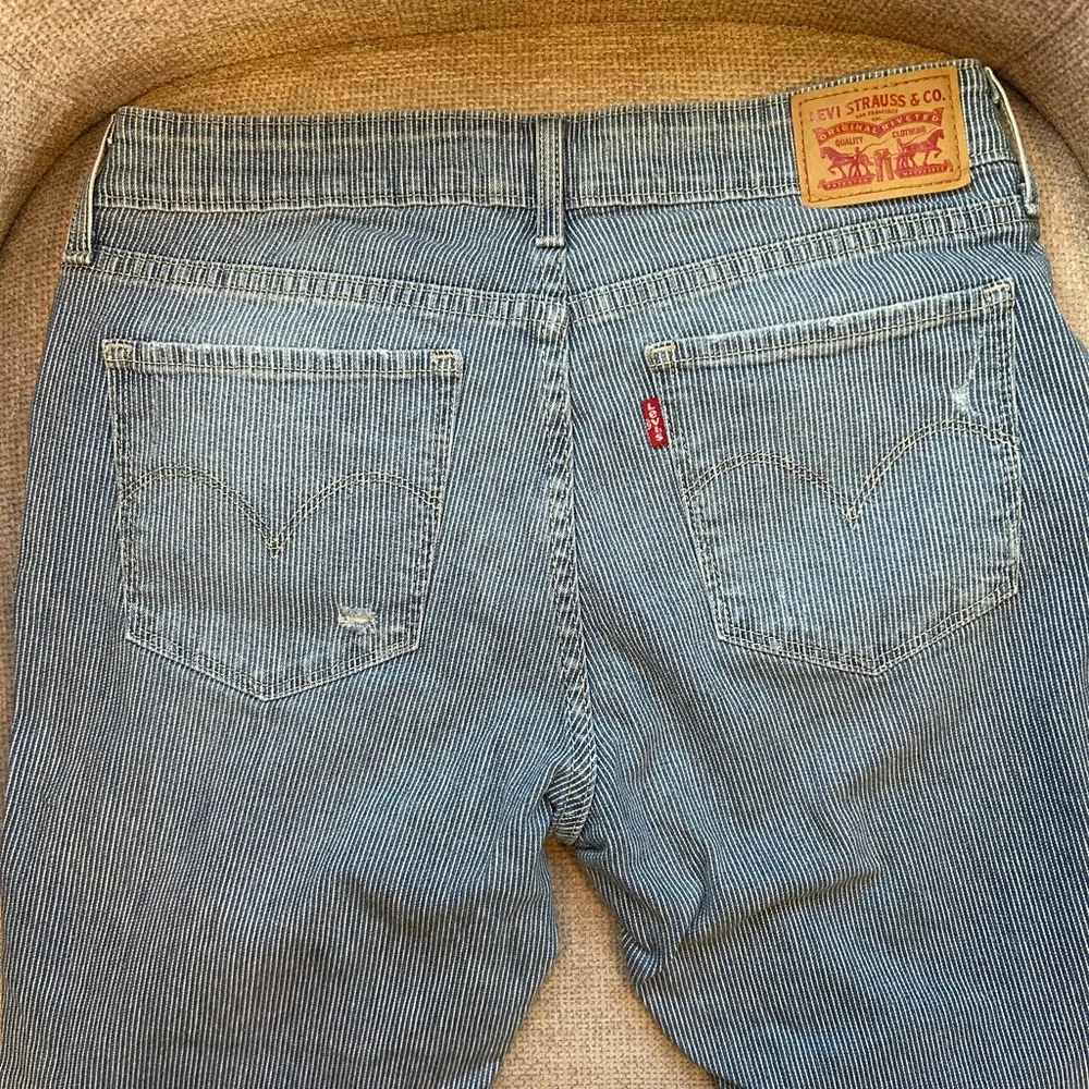 Levi's Women's Striped Light Blue Pin Striped Straight Leg Jeans - Picture 3 of 6